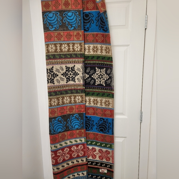 Winter Shawl - Picture 3 of 4